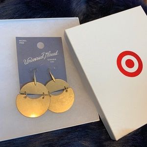 NWT Universal Thread Earrings